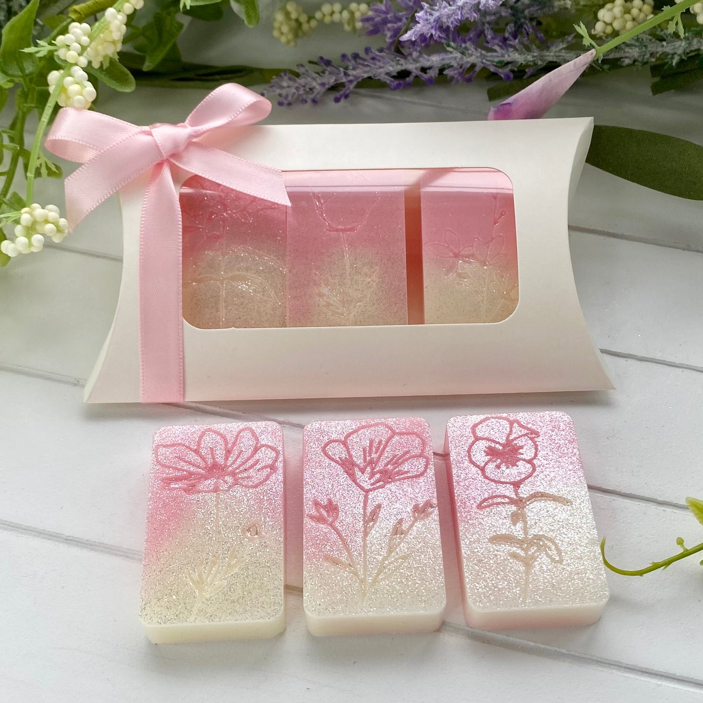 Shimmering mini wax melt slabs gift box