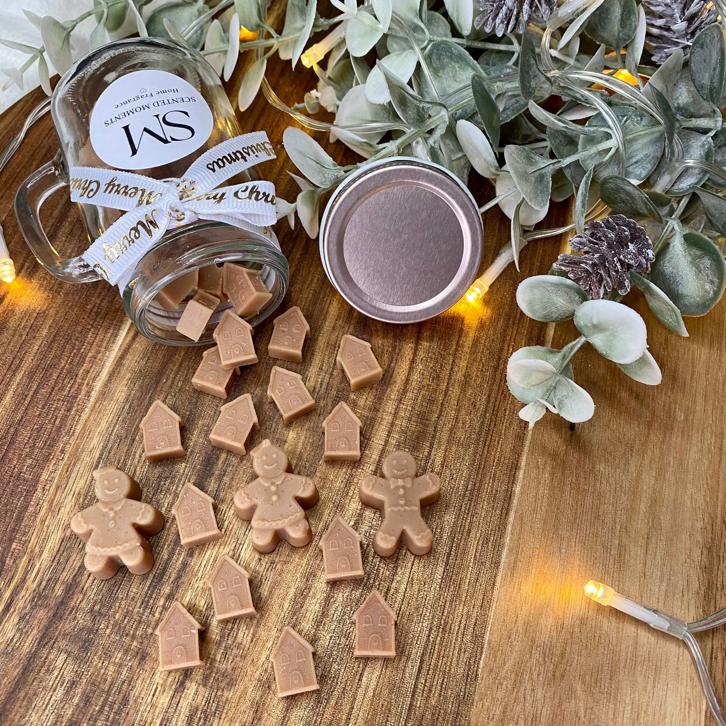 Jar of Mini Gingerbread House & Gingerbread figures