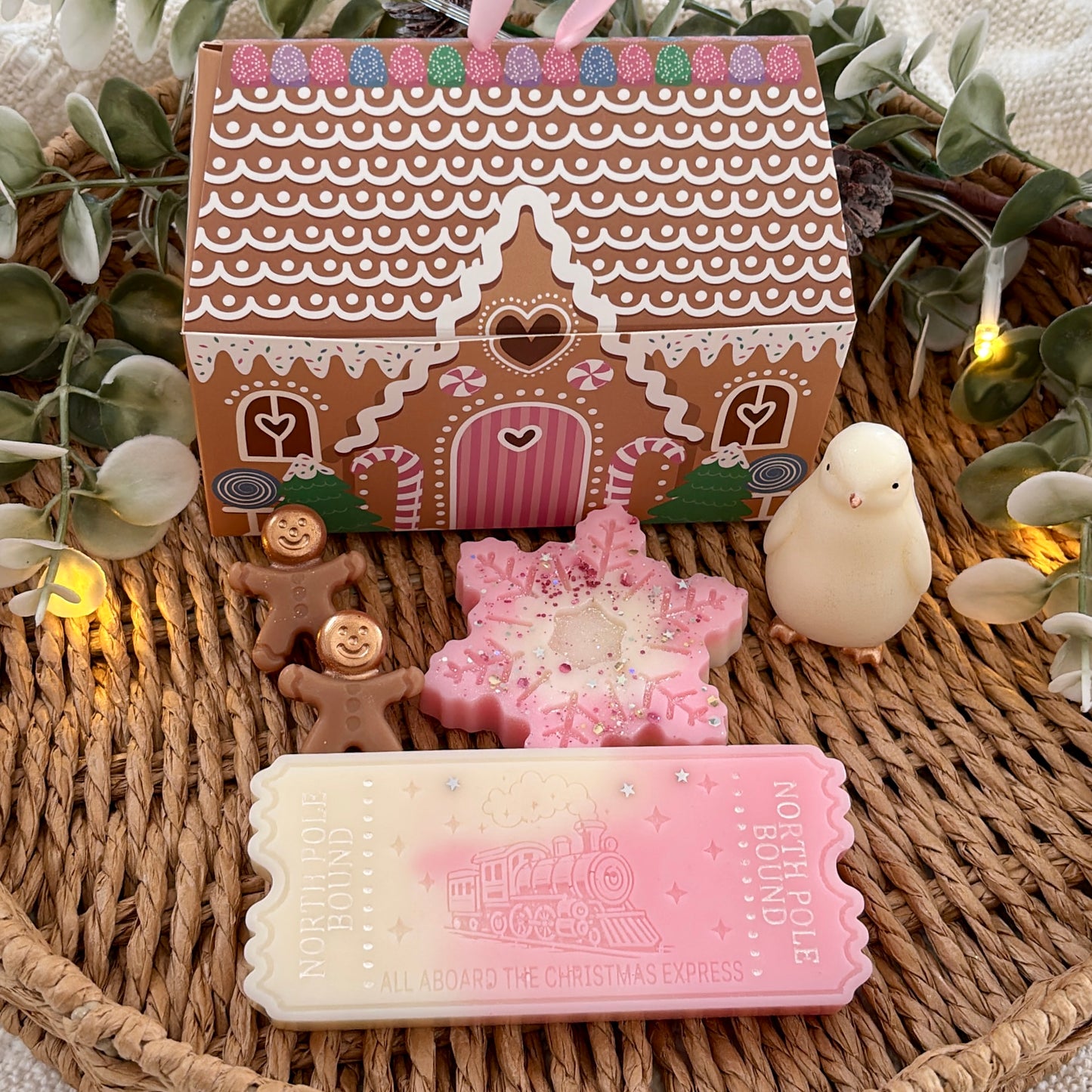 Gingerbread cottage gift box